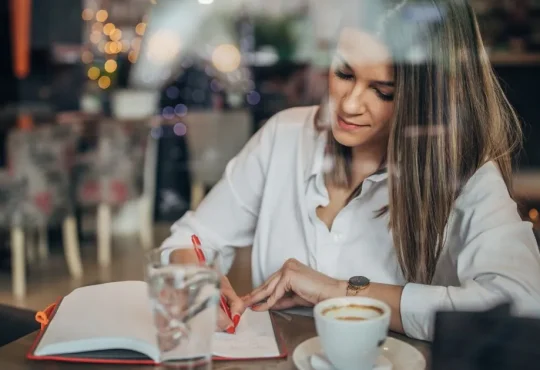 15 Inspiring Authors to Kickstart Your Writing Dreams Today